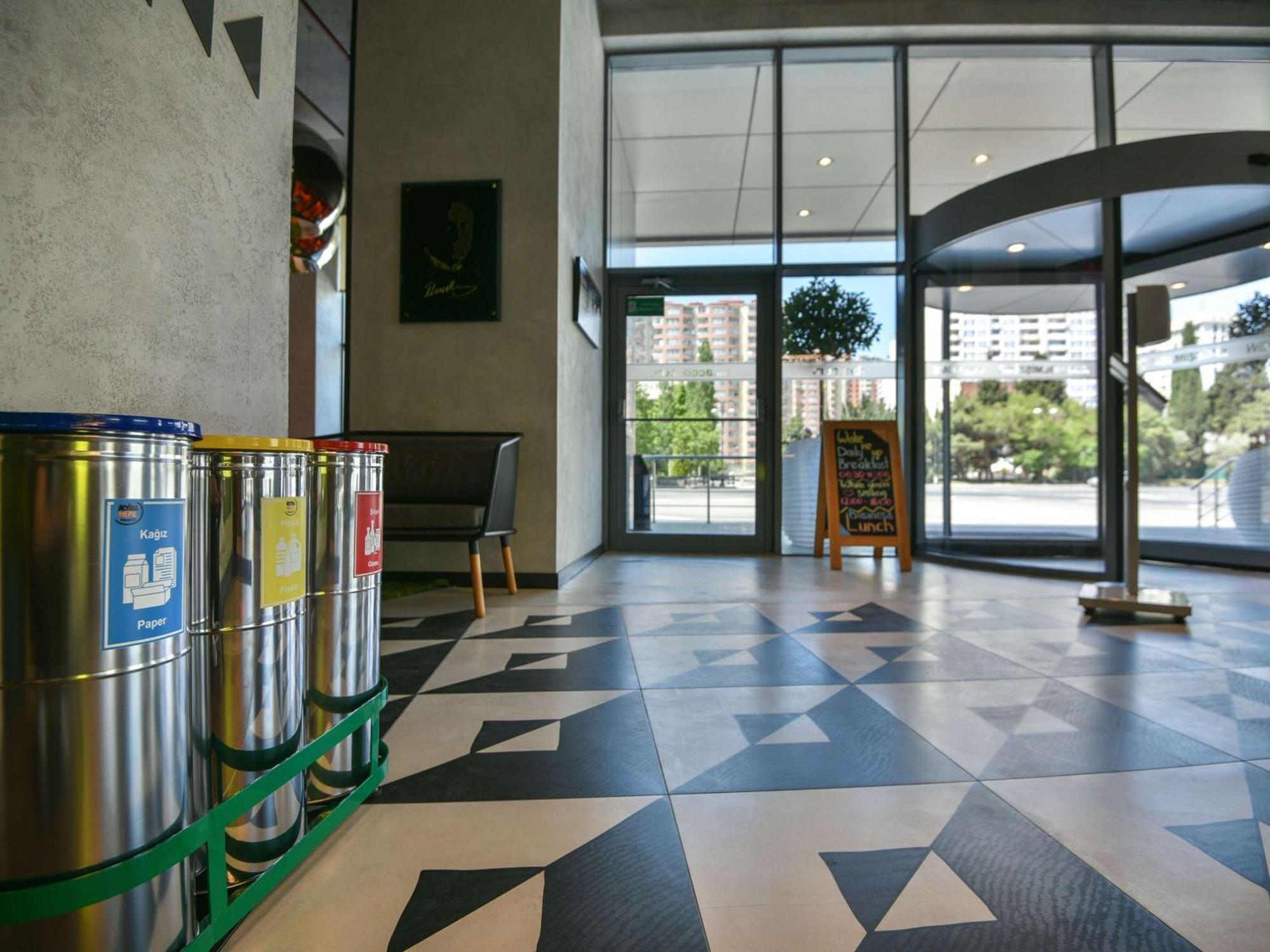ibis Baku City Extérieur photo